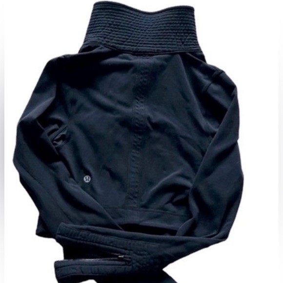 Lululemon Principal Cropped Asymmetrical Black Moto Jacket Size 4 - Picture 3 of 9